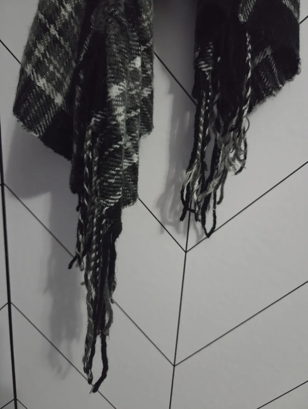 Plaid Scarf with Unique Elastic Ruched Detail. Fringe Hem Black & White Grey